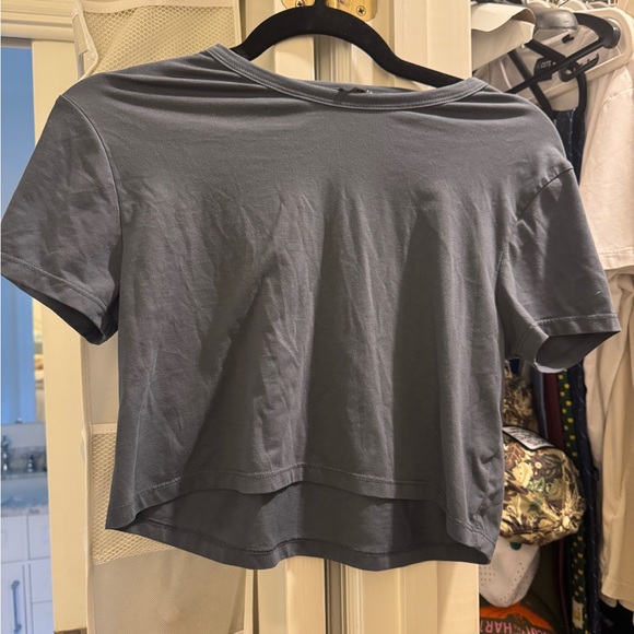 Cuts Clothing Gray Crop Top - Picture 1 of 2